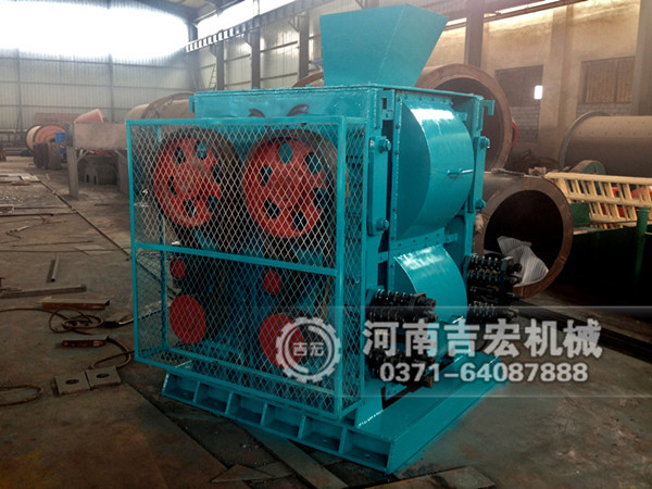制作石英沙用什么设备好,推荐使用四辊破碎机！