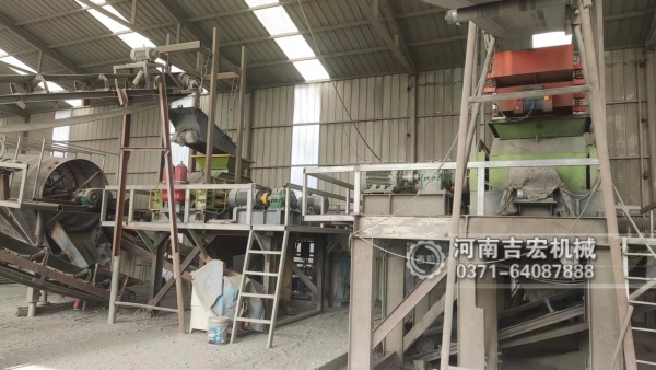 山石破碎制砂机结构及工作原理简介