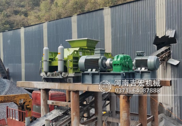 褐煤双齿辊破碎机 vs 锤式破碎机：破碎效率、能耗与维护成本对比！